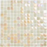 Mozaika basenowa w lśniących odcieniach beżu.